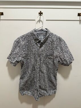 Rip Curl Black & White Short-Sleeve Floral Button-Down Shirt